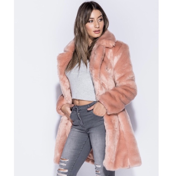 🚨SALE!! Faux Fur Coat - Picture 2 of 8